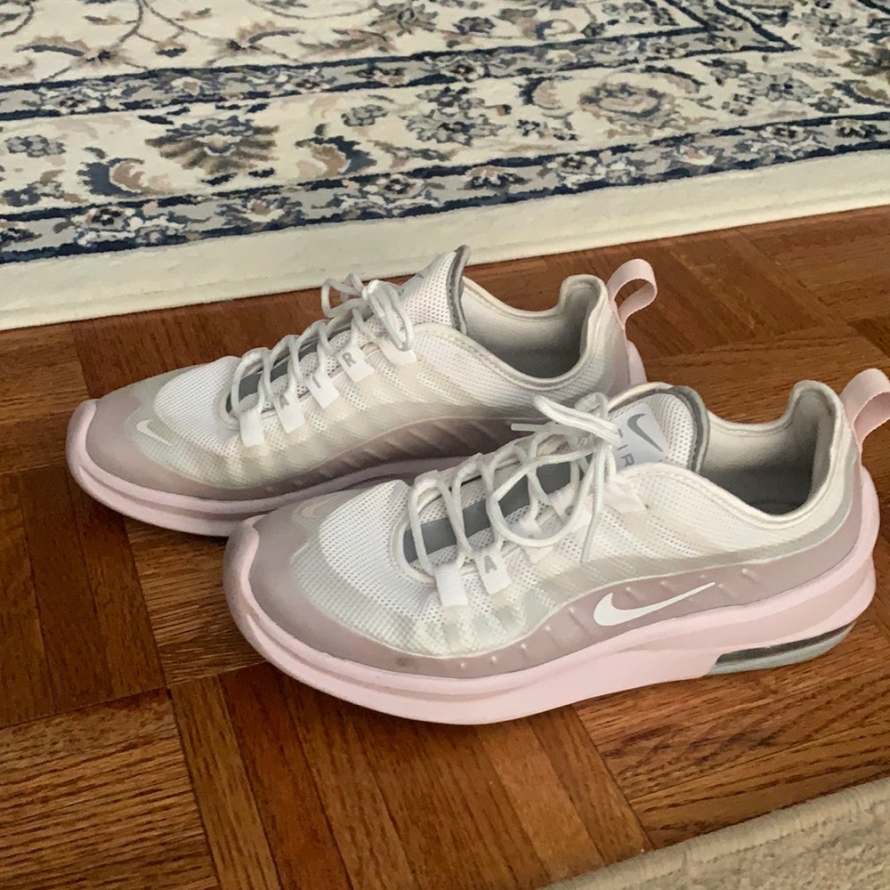Nike Air Max Axis Rose Size 8.5